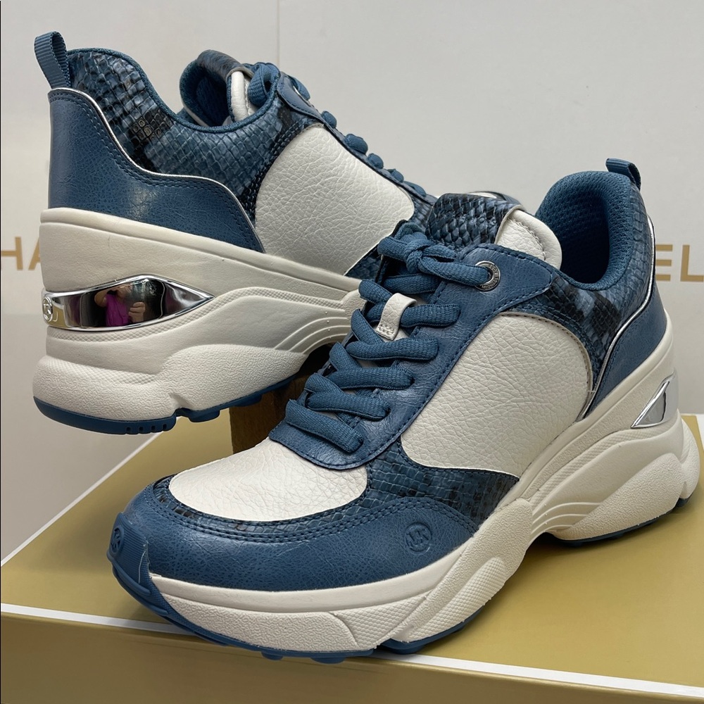 Michael Kors KATRINA WEDGE TRAINER
FAUX LEATHER
49F5KAFS3L
Cornflower - Picture 7 of 16